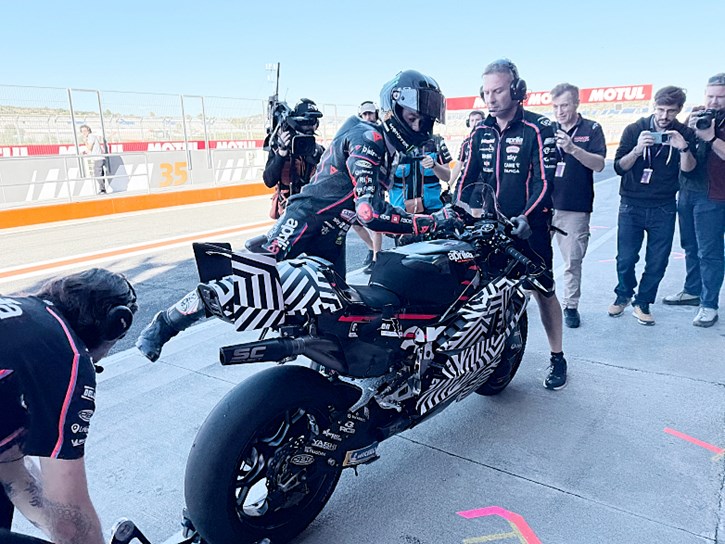 Με νέα αεροδυναμική η Aprilia του Bez